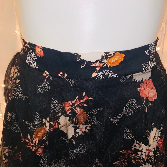 🆕 TORRID ⭐️ Floral Print Mesh Skater Skirt - Picture 5 of 13